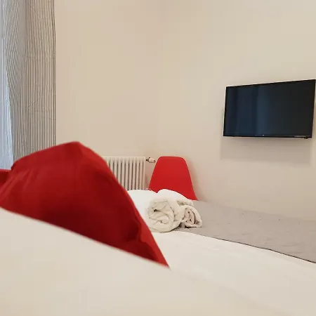 Red And Vanilla * Como